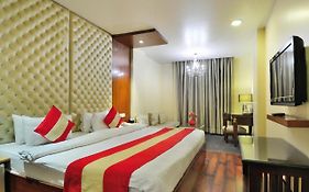 Hotel Aura Near New Delhi Railway Station
